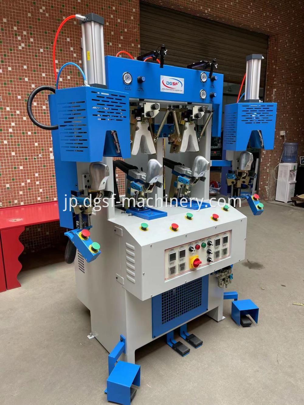 Double cold and double hot sweeping inside counter moulding machine